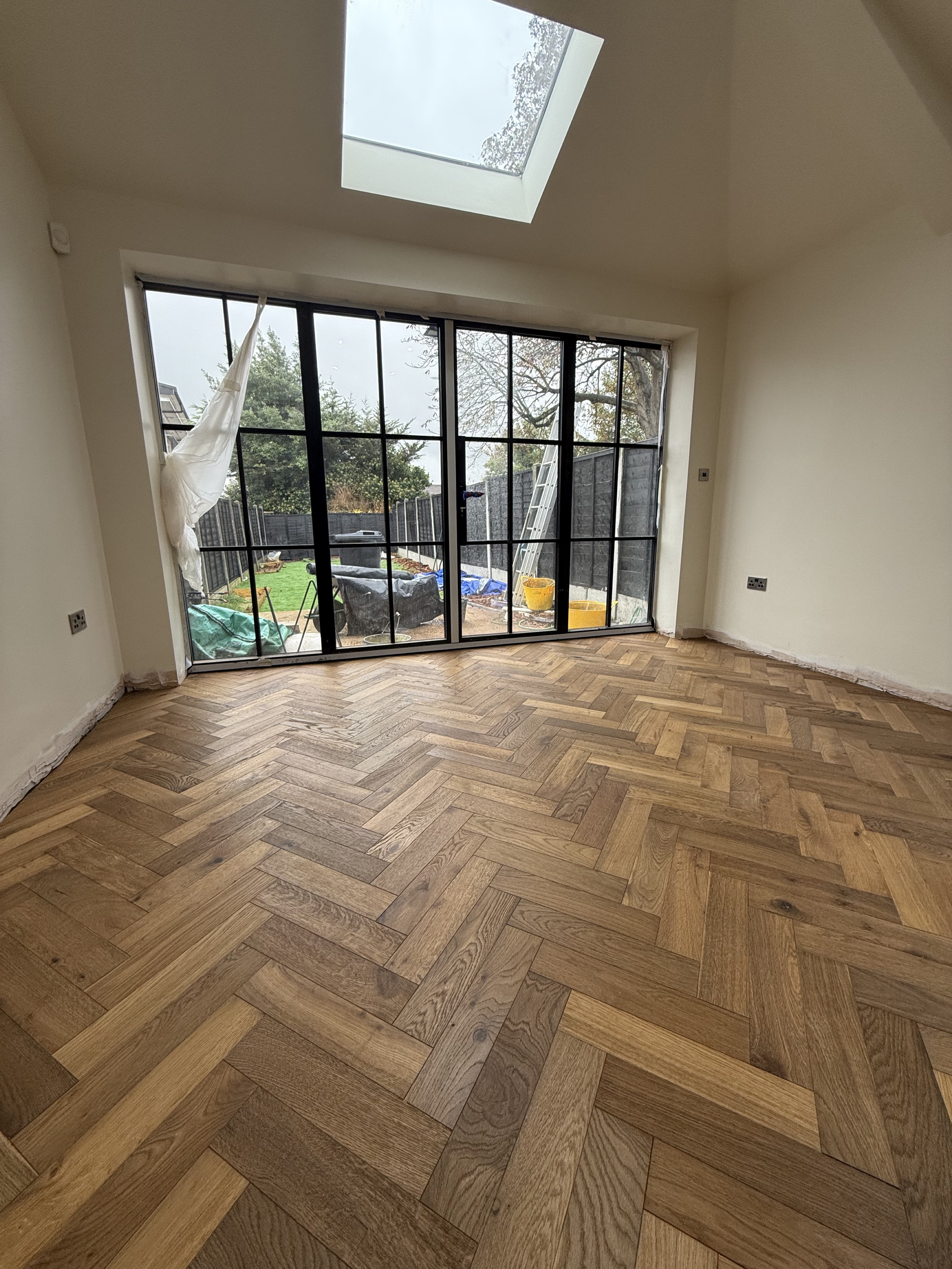 Engineered wood herringbone floor